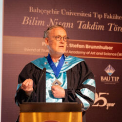 Receiving the 8. Bahcesehir-science award in Istanbul, Turkey, 2023 on ‚ Finance and Sustainability'